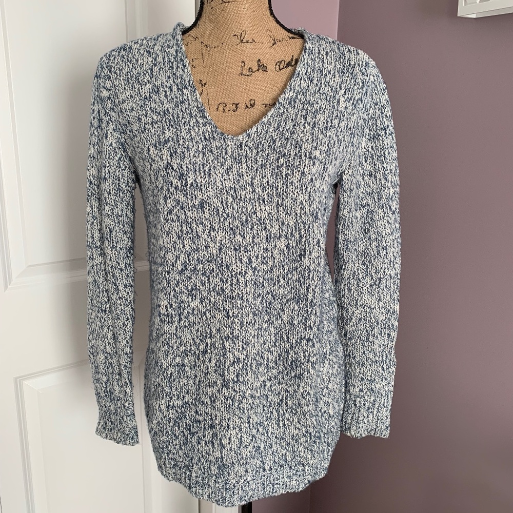 Cotton Blend V-neck Sweater - Sz M